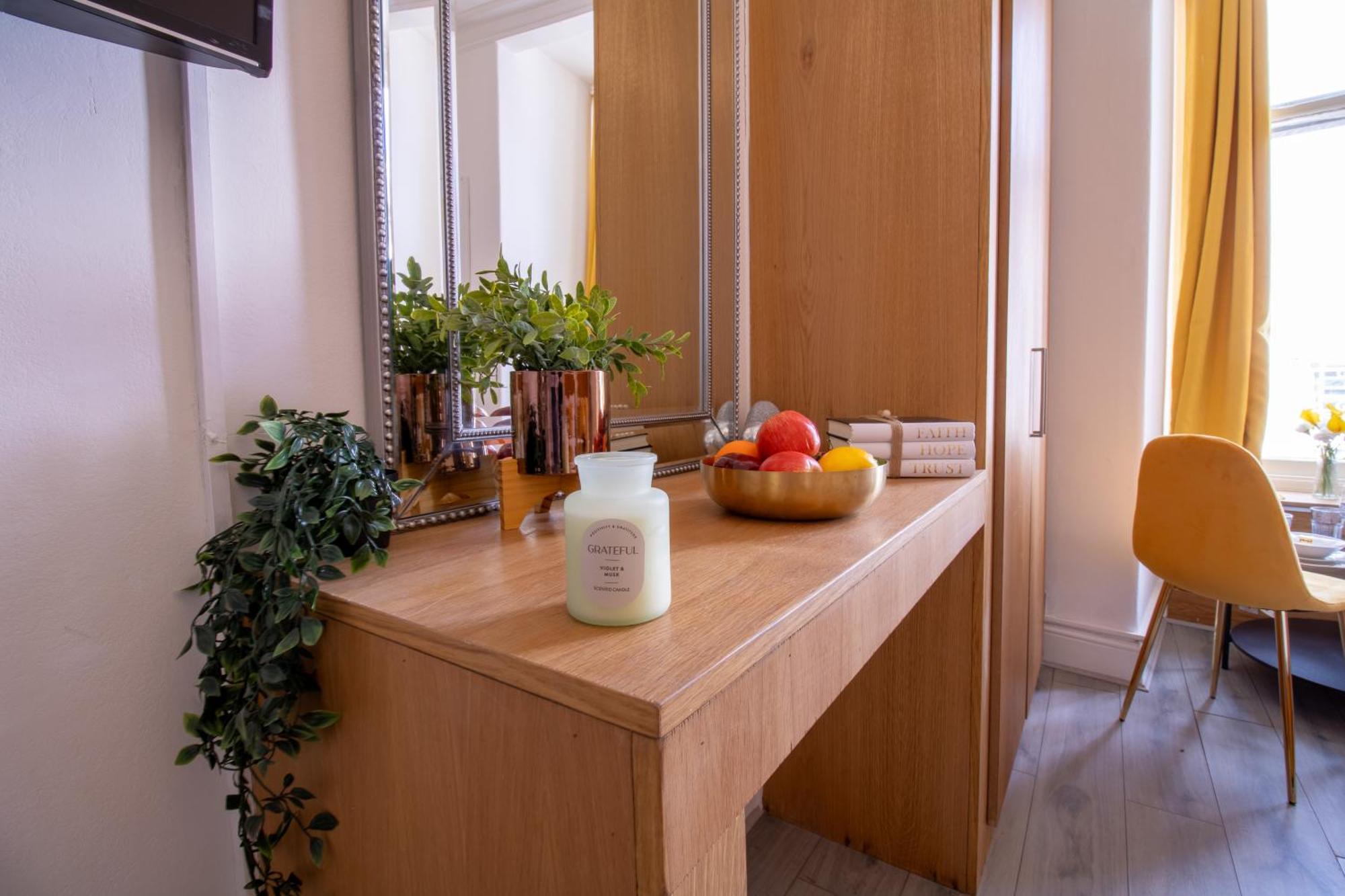 Spacious Studio Apartment On Oxford Street 9Gc London Luaran gambar