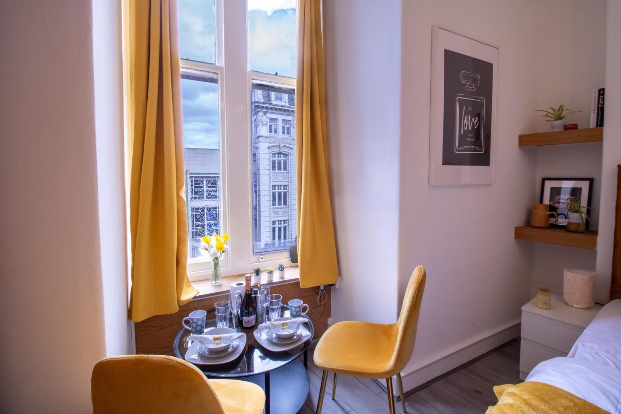 Spacious Studio Apartment On Oxford Street 9Gc London Luaran gambar